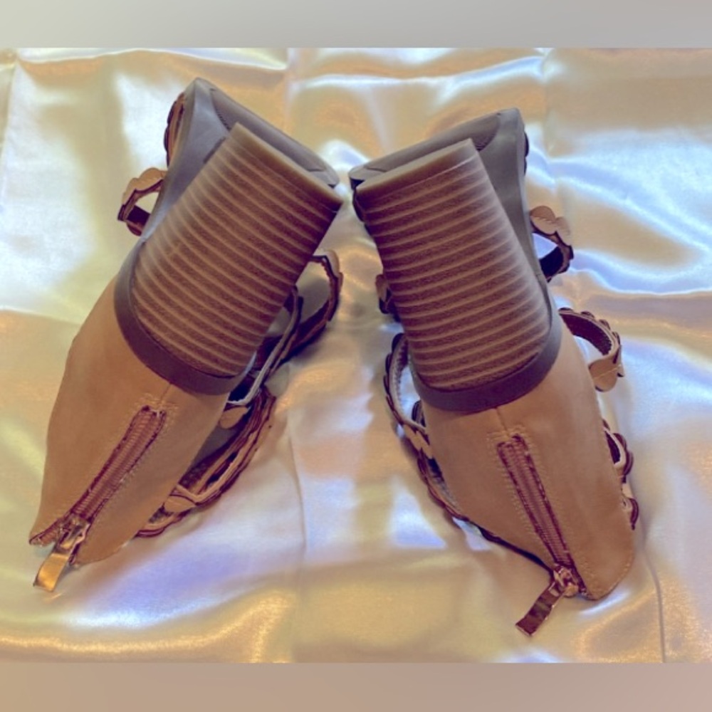 Elegant Tan Strappy Heels - Picture 3 of 3
